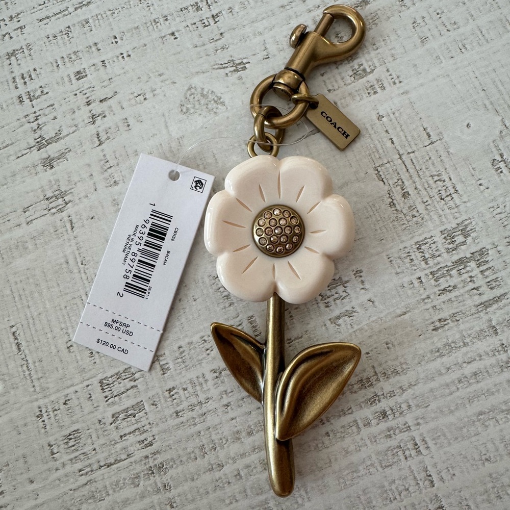 Coach Cream and Gold Flower Key Holder
